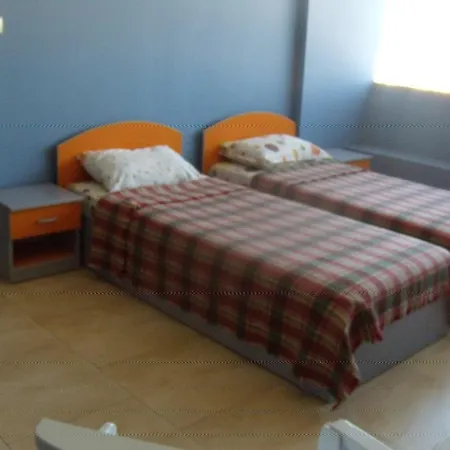 Pensionat Lifto Guest *